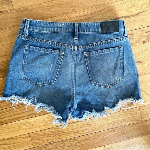 Eight dreams high waisted Jean shorts - Picture 2 of 2